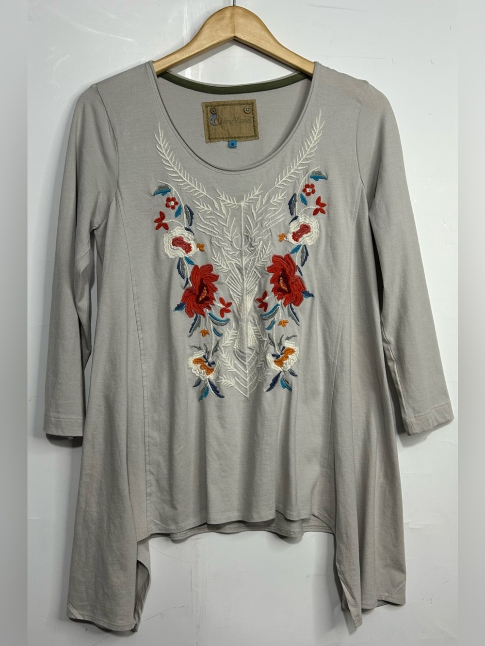 5 for $25🔥Living Planet Embroidered Asymmetrical Tee Blouse‎ Small